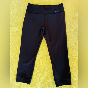 Women’s Nike Size Large Dri-Fit Black Capri Length Yoga Pants